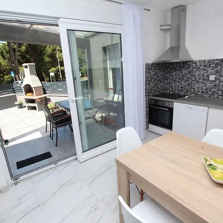 Einzigartige Direkt In Mit Privatpool, Grillbereich, Privatparkplatz, Wifi * Rovinj