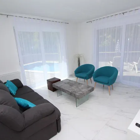 Holiday home Einzigartige Direkt In Mit Privatpool, Grillbereich, Privatparkplatz, Wifi Rovinj