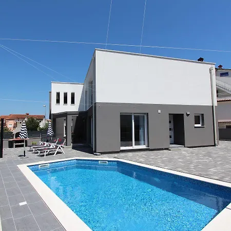 Einzigartige Direkt In Mit Privatpool, Grillbereich, Privatparkplatz, Wifi Holiday home