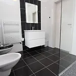 Holiday home Einzigartige Direkt In Mit Privatpool, Grillbereich, Privatparkplatz, Wifi