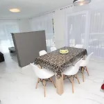 Einzigartige Direkt In Mit Privatpool, Grillbereich, Privatparkplatz, Wifi Holiday home